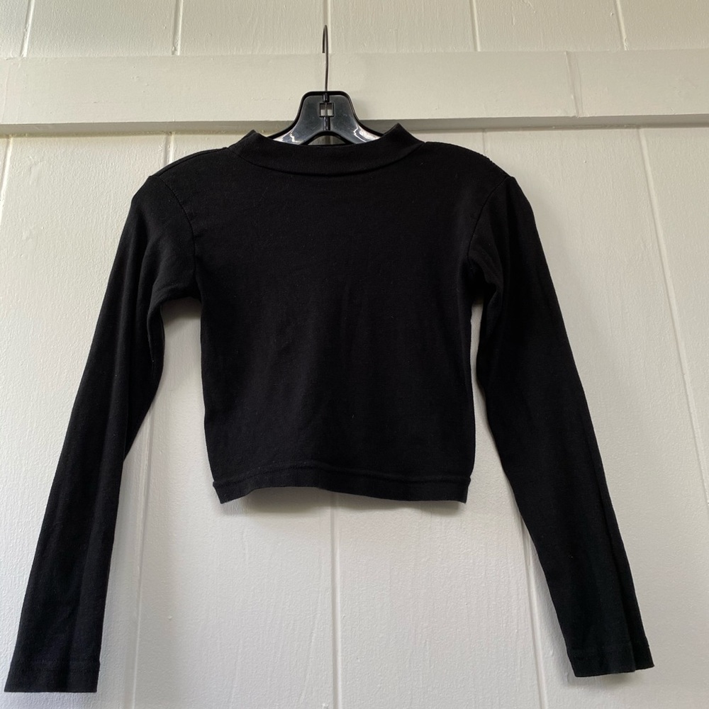 Black Long-Sleeved Turtleneck Crop Top
